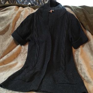 Hooded short sleeve sweater